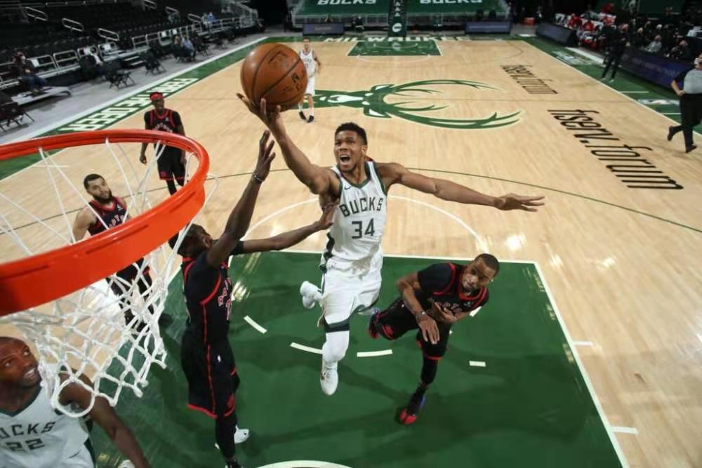 东部豪门八连败,米德尔顿单节爆发