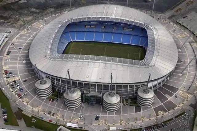 足球场顶棚结构图解,世界足球场的建造全过程