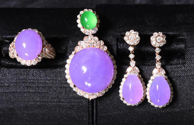 人见人夸的翡翠,人见人爱的翠绿紫罗兰你们喜欢吗