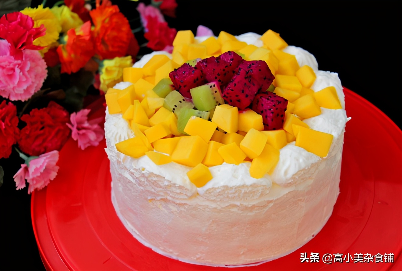 戚风蛋糕胚做奶油蛋糕的视频,水果奶油蛋糕的蛋糕胚