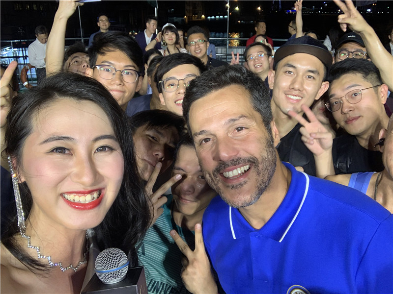 扑出梅西和c罗点球,扑出梅西任意球