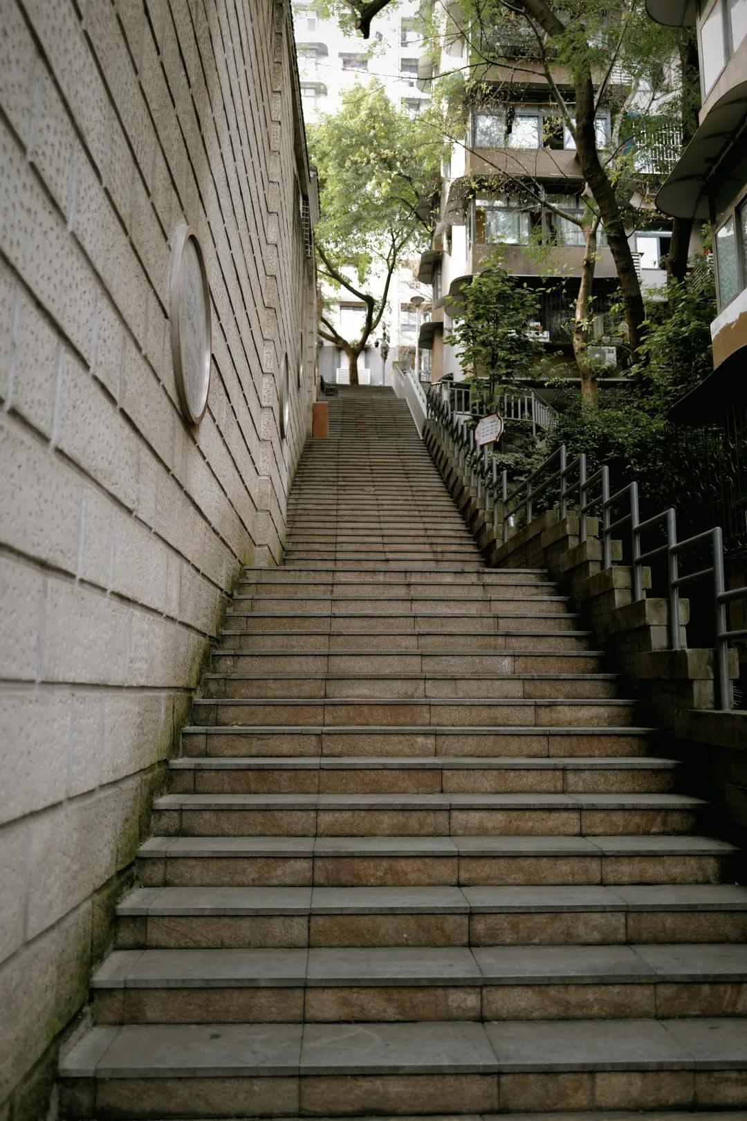 重庆哪几个月不适合旅游,重庆到底值不值得去旅游