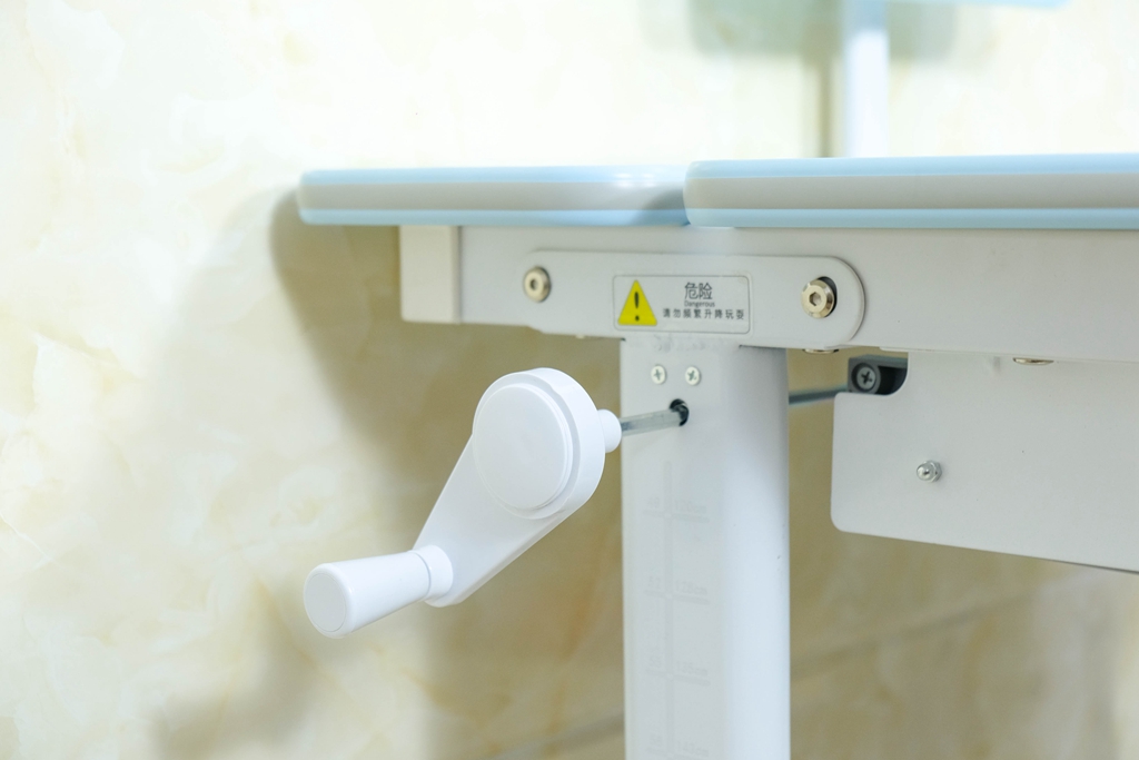 儿童简易爱果乐学习桌椅,爱果乐萌芽椅怎么样