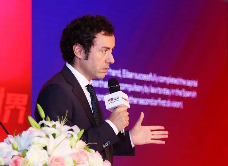 曾靠中国球迷众筹，如今痛击银河战舰，这是支怎样的球队？