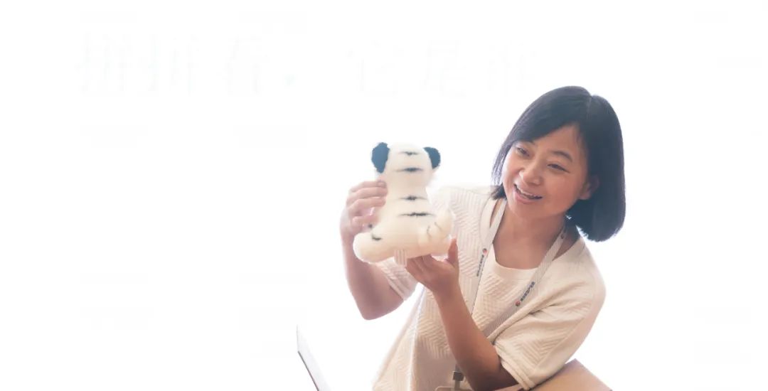 七色花绘本故事带图简短,彩虹色的花绘本故事告诉我们