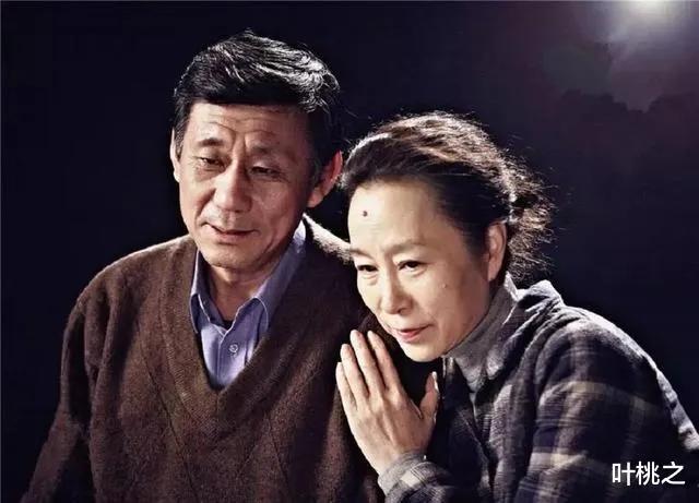 当妻子放弃一切远离你的时候,当你老了你老伴走了