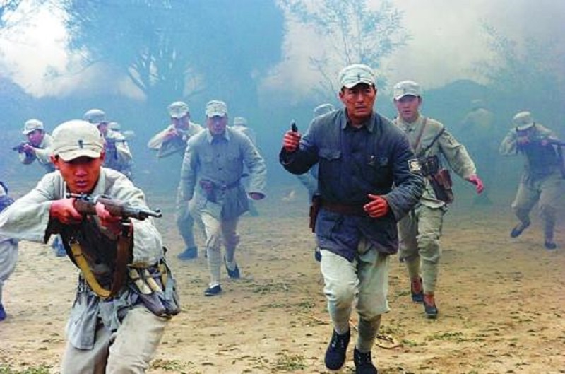 黄骅:32岁被同僚所害,其名命名为一座城,作家为他寻根23年