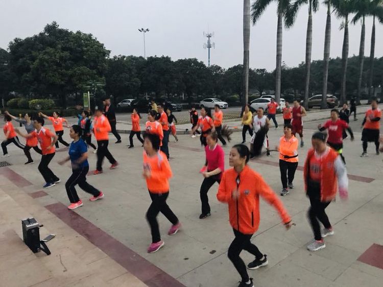 相逢是歌相聚是缘你我同行下句,相逢是缘相聚是情诗