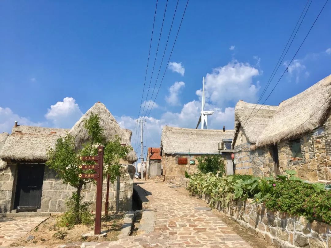 种草一个被遗忘的小岛，背山靠海，拥有山东最美的“童话屋”，美到窒息！