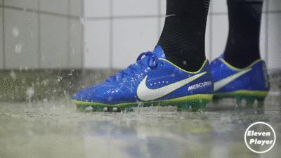 如何使足球鞋变得合脚,新足球鞋磨脚后跟处理4种方法