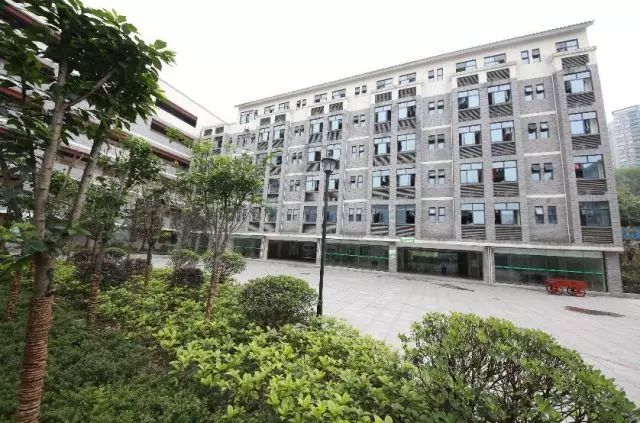 初中报考铁路学校和高中有啥区别,选择铁道学校有什么好处