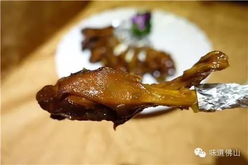 这家老字号食鹅专门店在南海街知巷闻，招牌干逼鹅只需138元锅！