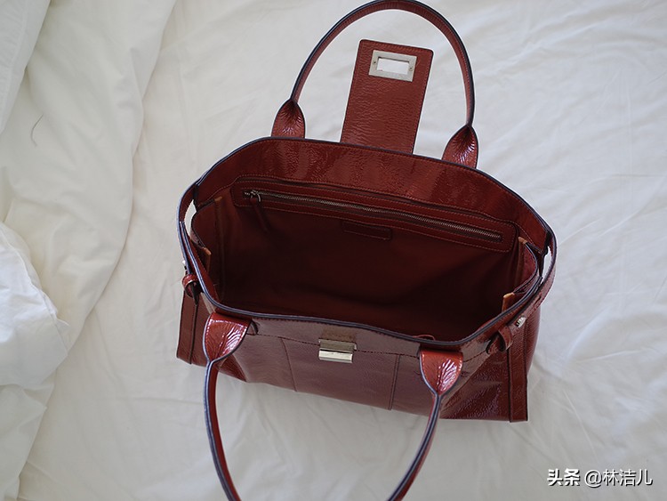 今年春夏必买的4款包包,包包推荐小众高级感红色