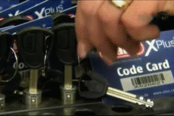 把锁锁上了怎么弄下来,锁怎么样是锁上的