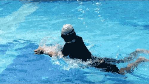 中游体育波浪式蛙泳,波蛙和竞技蛙泳有什么区别