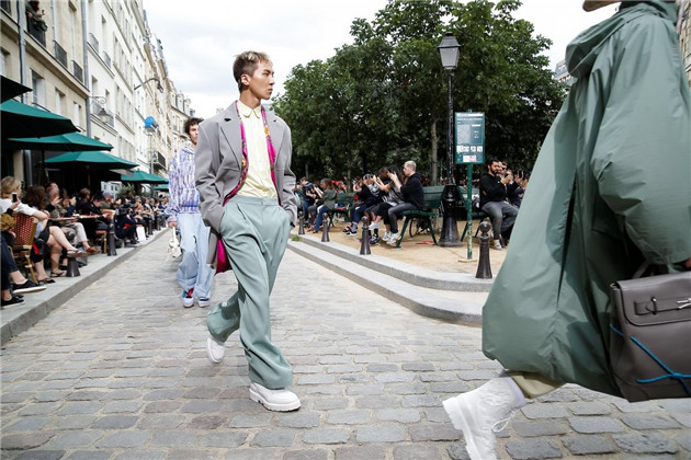 韩媒:韩流明星成为奢侈品销量“催化剂”