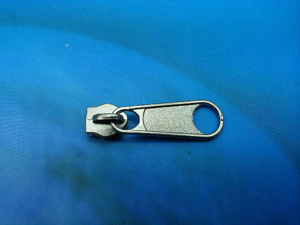 衣服拉链坏了怎么修补小窍门,衣服拉链两边坏了怎么修复小妙招