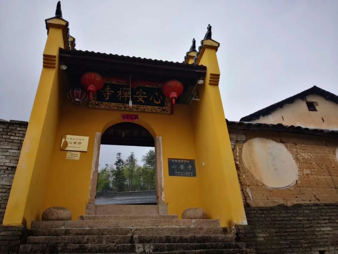 池州藏最新原生态避暑地，荷花海石海瀑布禅寺，不知名无门票却美