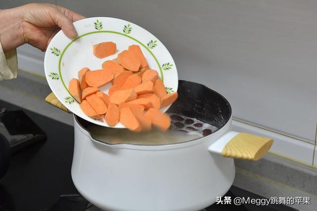 有涂层的锅要不要开锅?简单几步,熬一锅好粥,自带甜味养胃暖身