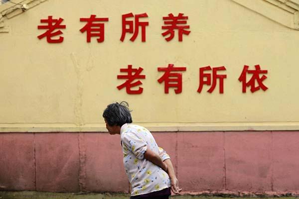 考上大学出人头地时就远离了父母。