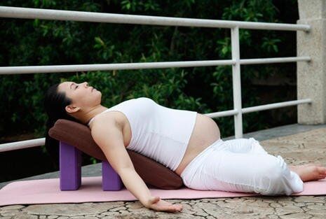 孕妈妈在睡觉时胎宝宝会动吗,孕妇工作时胎儿能睡觉吗