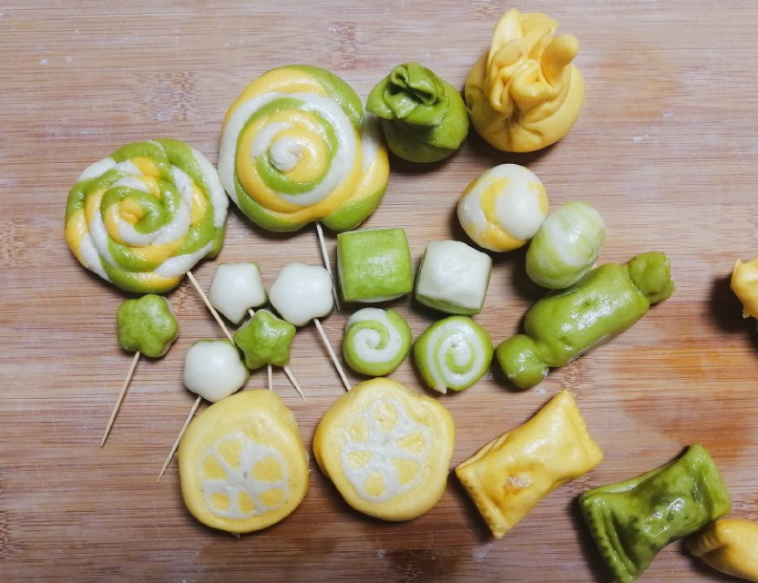 小孩过年吃的糖果,宝宝过年的时候糖吃太多了