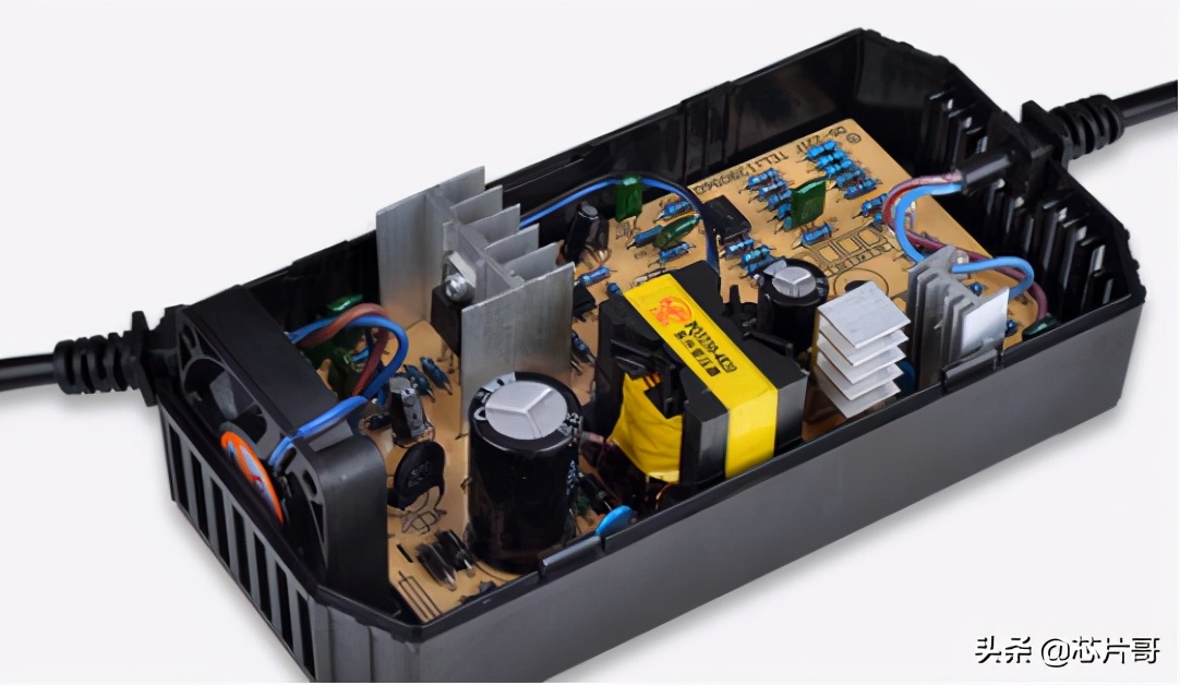 用劣质的充电器给电动车充电,劣质电动车充电器对电路的危害