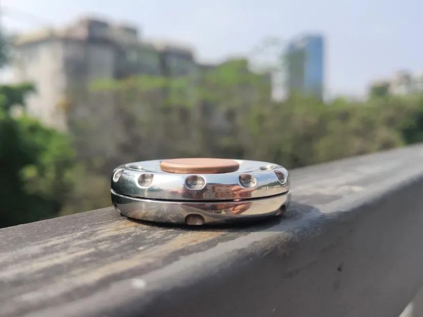 这个指尖陀螺不仅能转，还能啪啪啪？