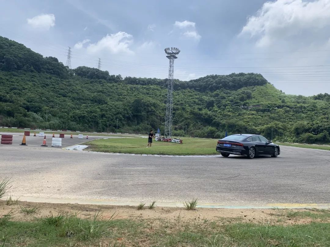 邓禄普maxx050属于什么轮胎,邓禄普20560r16轮胎