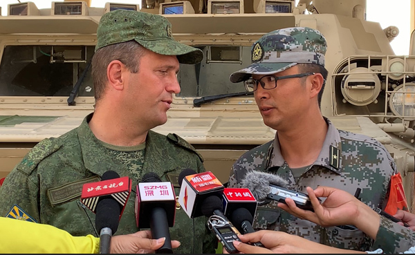 国际军事比赛国际队伍入场,国际军事比赛装甲车飙车