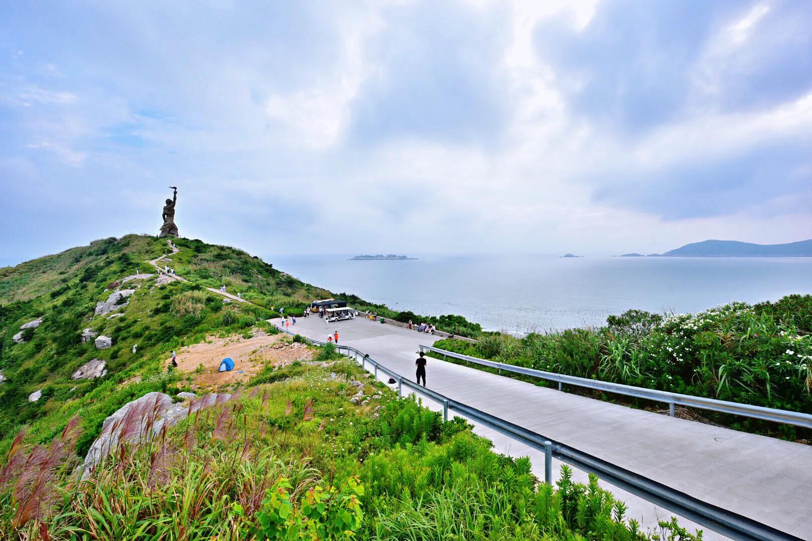 鍙版咕鍨︿竵娴峰矝,鍜屽彴婀惧灕涓佺浉浼肩殑娴峰矝