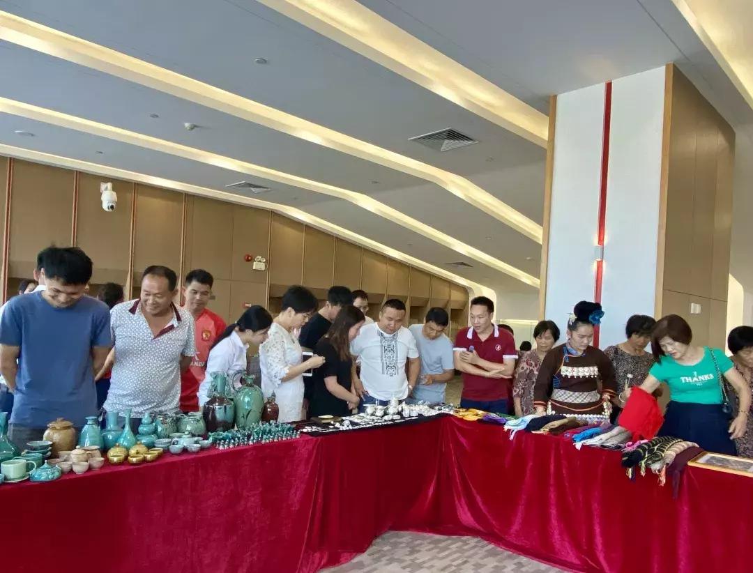 广东人去贵州门票半价,贵州广东人免门票景区