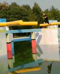 开心一刻gif下雨天,搞笑gif笑到肚子疼意外瞬间特辑