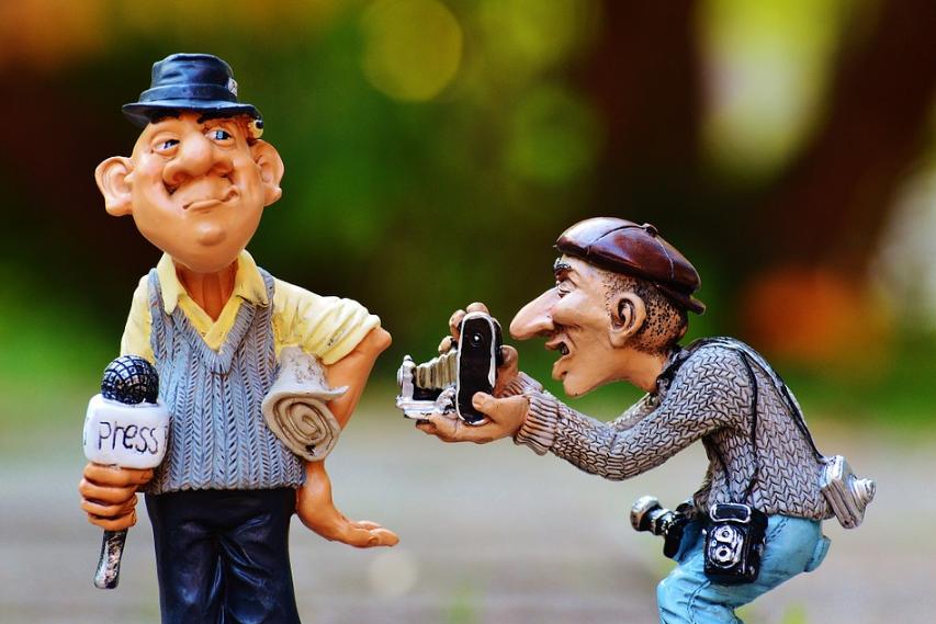 怎么幽默风趣的自我介绍,搞笑的自我介绍幽默的句子