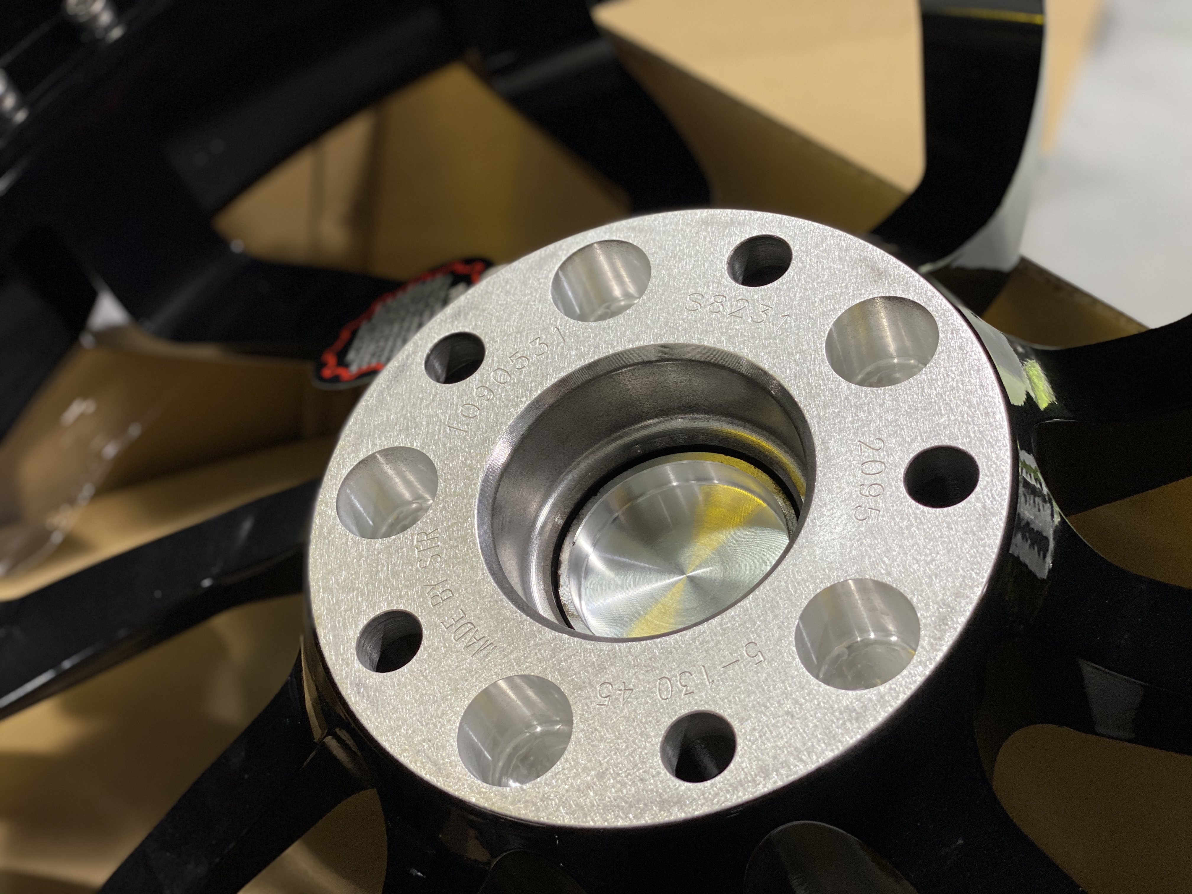 保时捷卡宴换轮毂教程,保时捷卡宴换轮毂要哪种轮胎