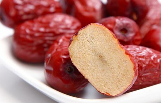 买红枣的时候怎么选好吃又营养,买红枣怎么选好枣