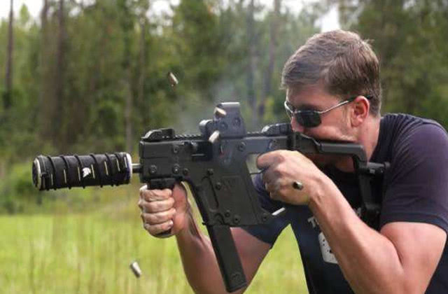 史上最可怕的冲锋枪,世界上最诡异的冲锋枪