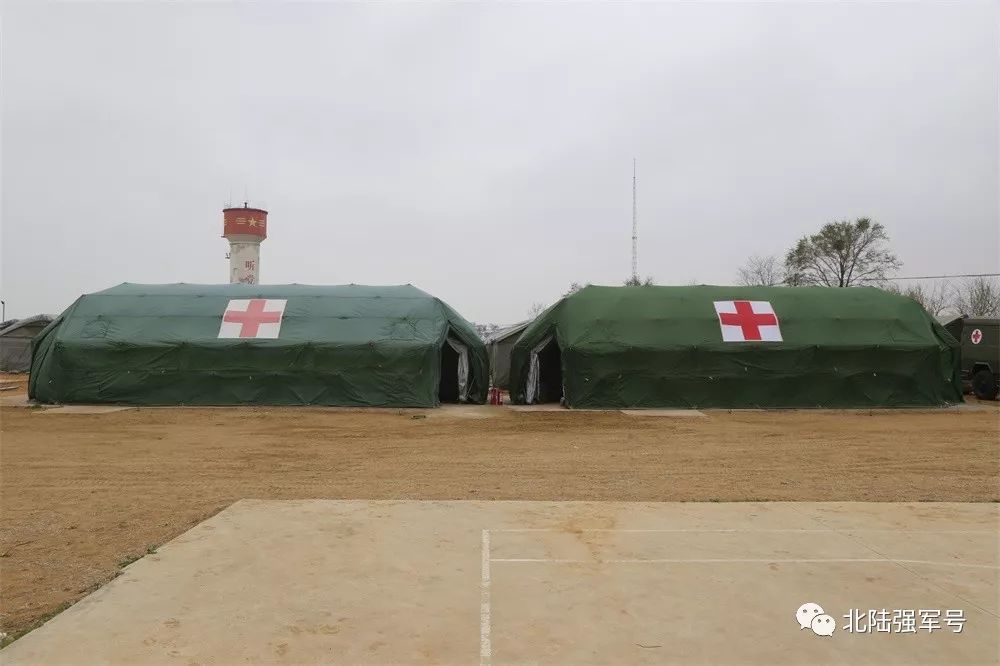 我是*用军**帐篷佩奇！一起来认识我的家族成员吧！