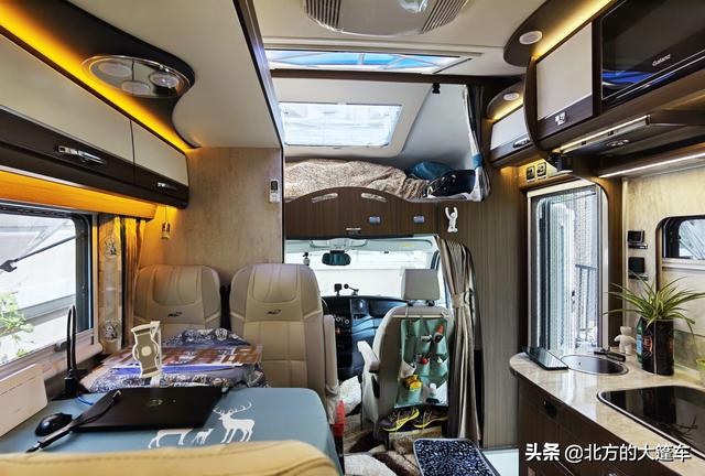 所有装备装进新房车,房车环游重走中国路准备完毕天亮就出发