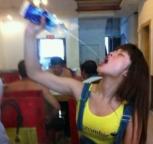 球不是这样踢滴搞笑图片,足球趣图搞笑图片