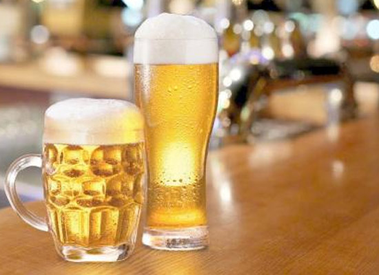 如何正确品啤酒,啤酒怎么尝出好坏