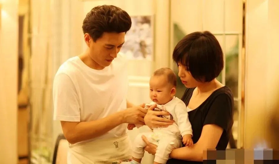 李佳多少岁嫁给靳东的,李佳结过几次婚