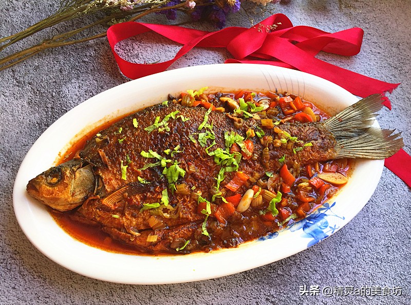 红烧鱼怎样做肉质细腻还入味,红烧鱼怎么才能让鱼皮不粘锅