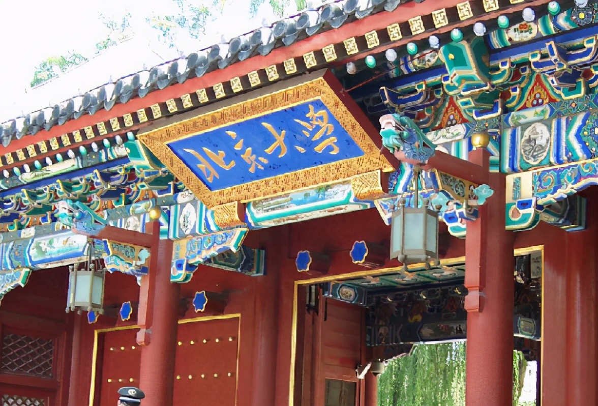 胡同里的爱情：荷兰贵族小姐嫁中国工人，染黑发改国籍，无怨无悔