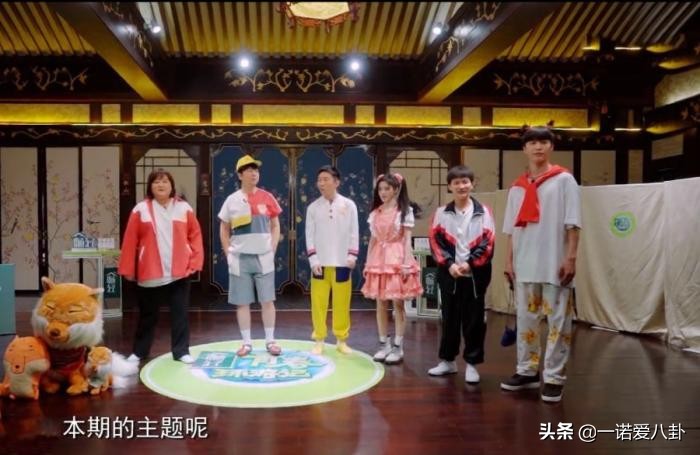 杨迪说鞠婧祎小时候的照片有滤镜,鞠婧祎童年照杨迪