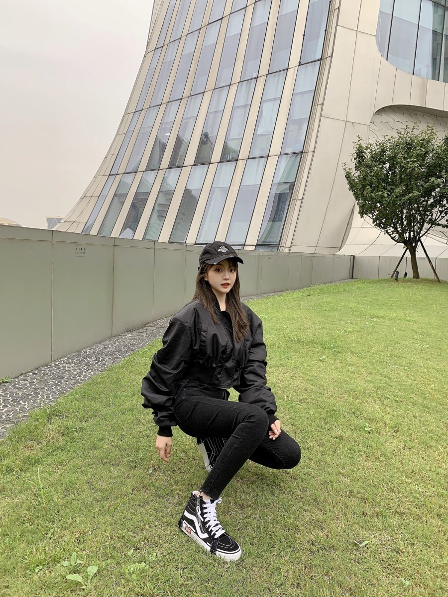 vans绉嬭鏂版,vans绉嬪涓府绌挎惌