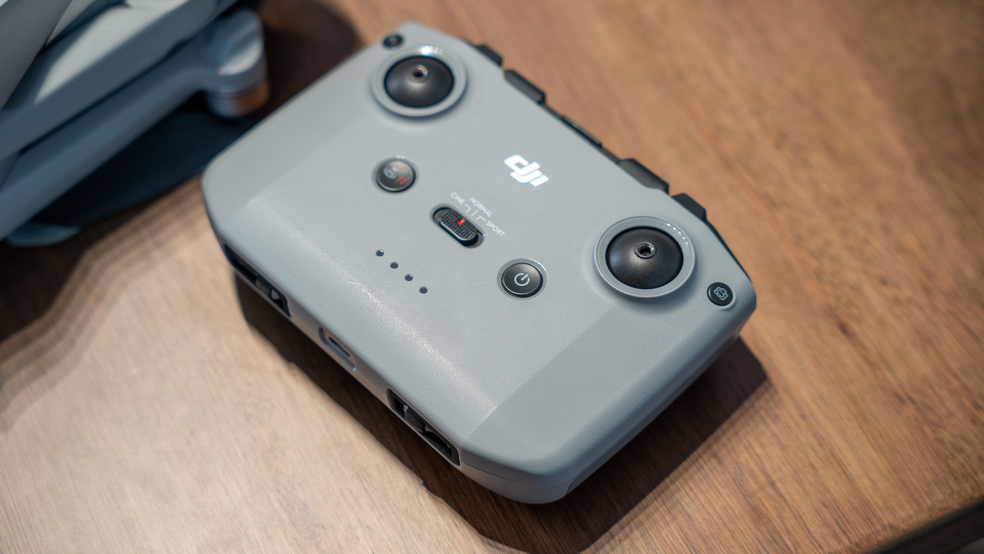 大疆air3小白第一次飞,大疆无人机air2体验