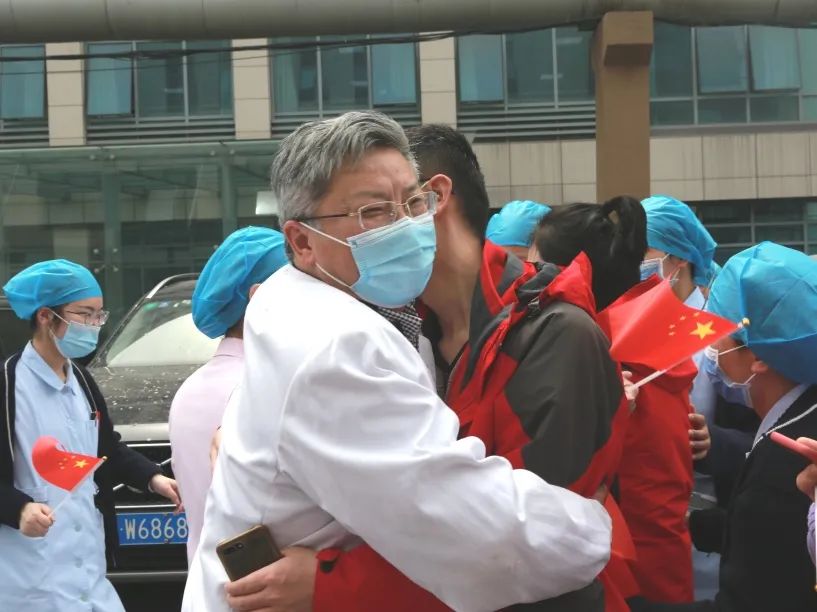 摆渡人南通,护送驰援武汉医疗队凯旋归来