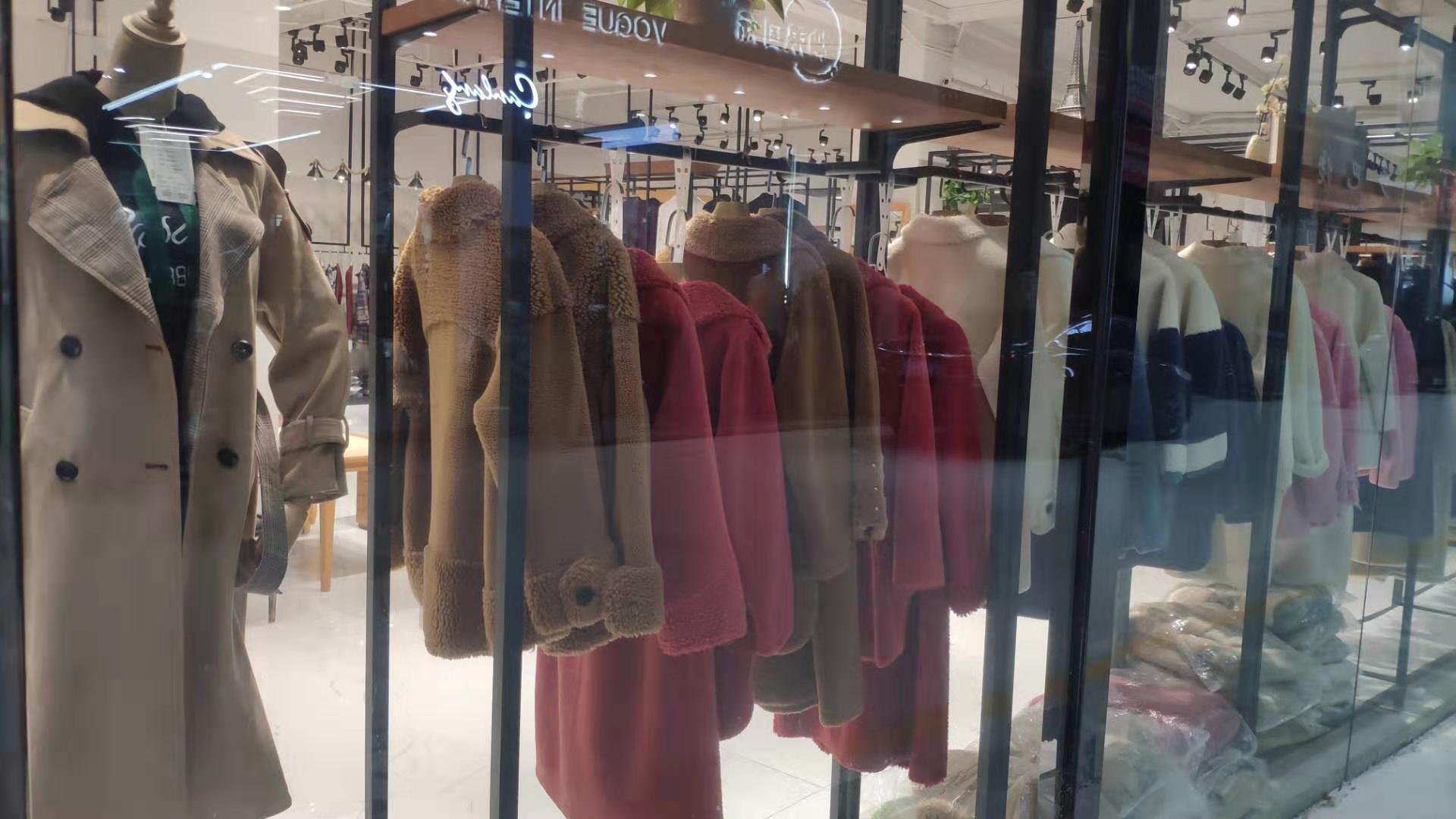 做服装尾货批发生意赚钱吗,做服装尾货生意