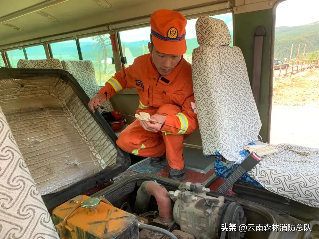 “最美劳动者”集体影像|一把方向盘把住队伍安全底线